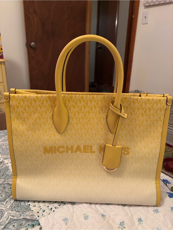 Michael Kors Handbags - Michael Kors authentic ombre Yellow Trim Canvas Tote